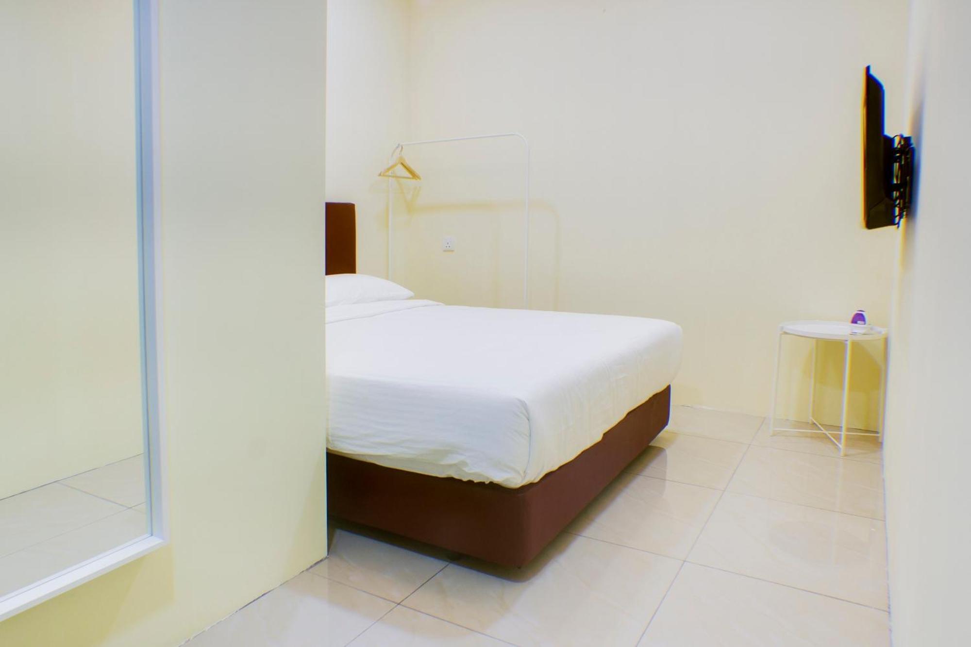 Oyo 90090 Roselyn Inn 2 Pasir Gudang Eksteriør billede