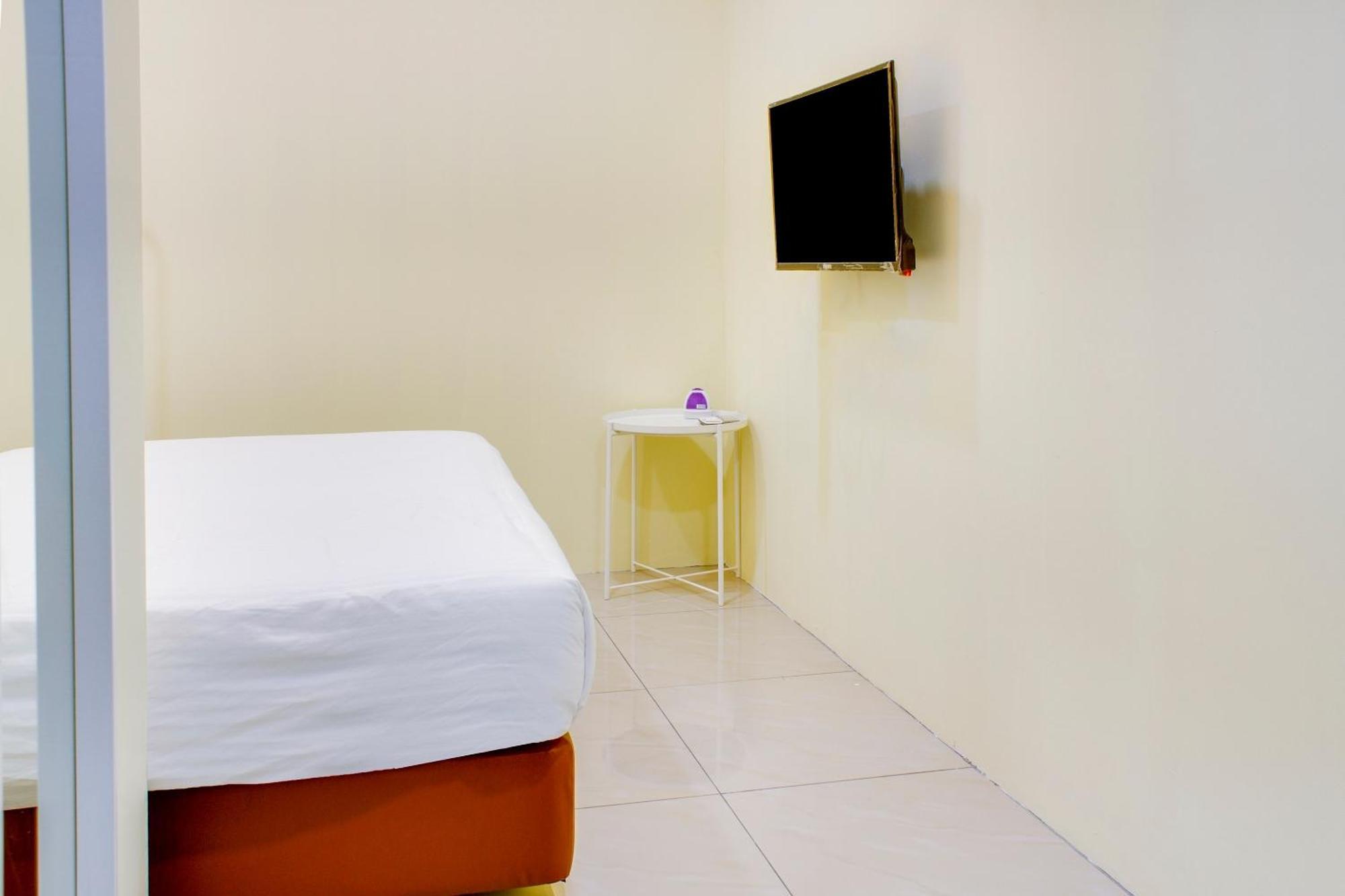 Oyo 90090 Roselyn Inn 2 Pasir Gudang Eksteriør billede