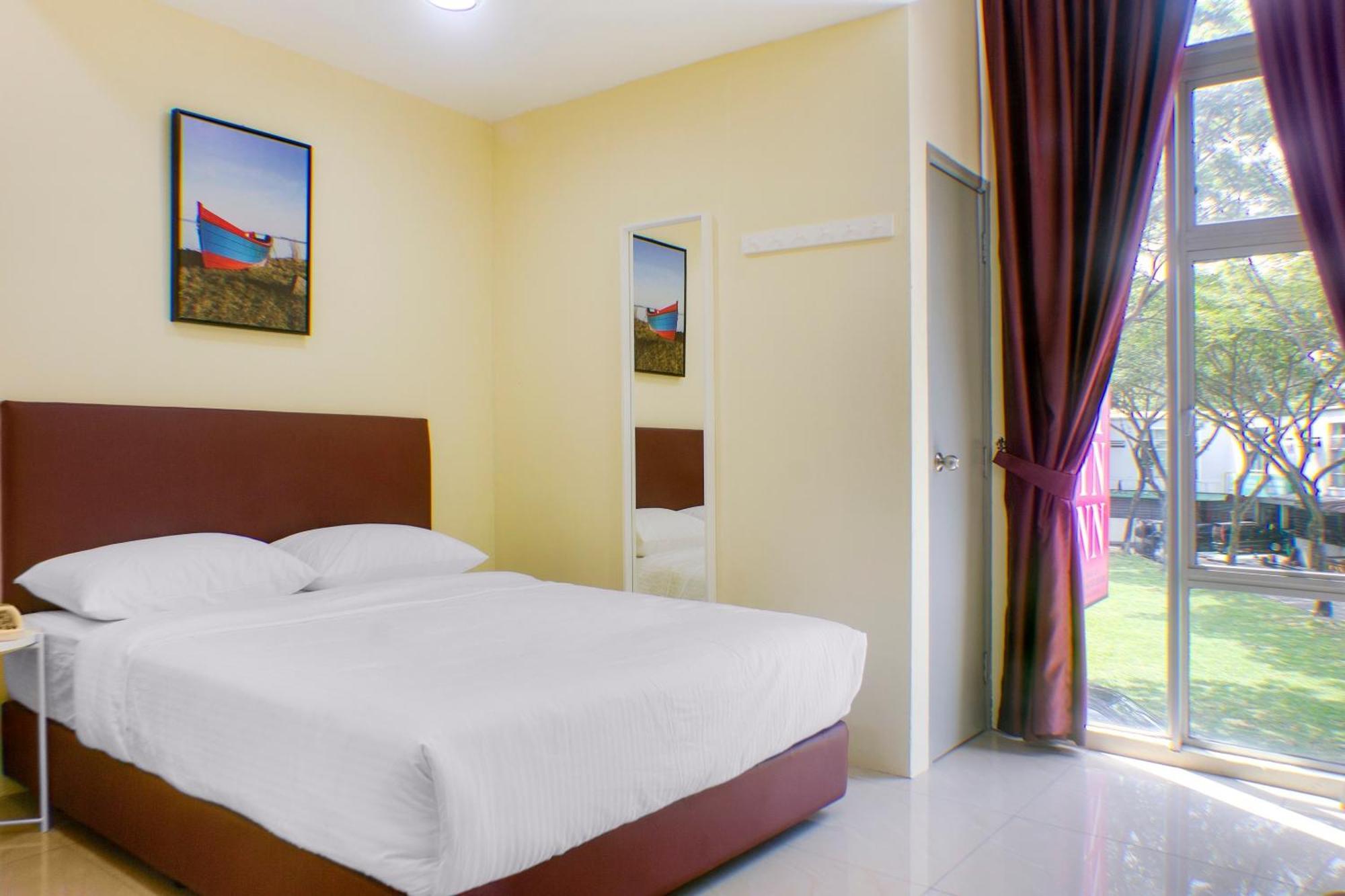 Oyo 90090 Roselyn Inn 2 Pasir Gudang Eksteriør billede