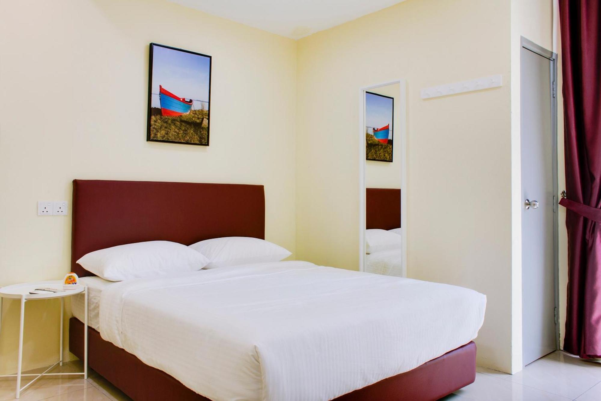 Oyo 90090 Roselyn Inn 2 Pasir Gudang Eksteriør billede