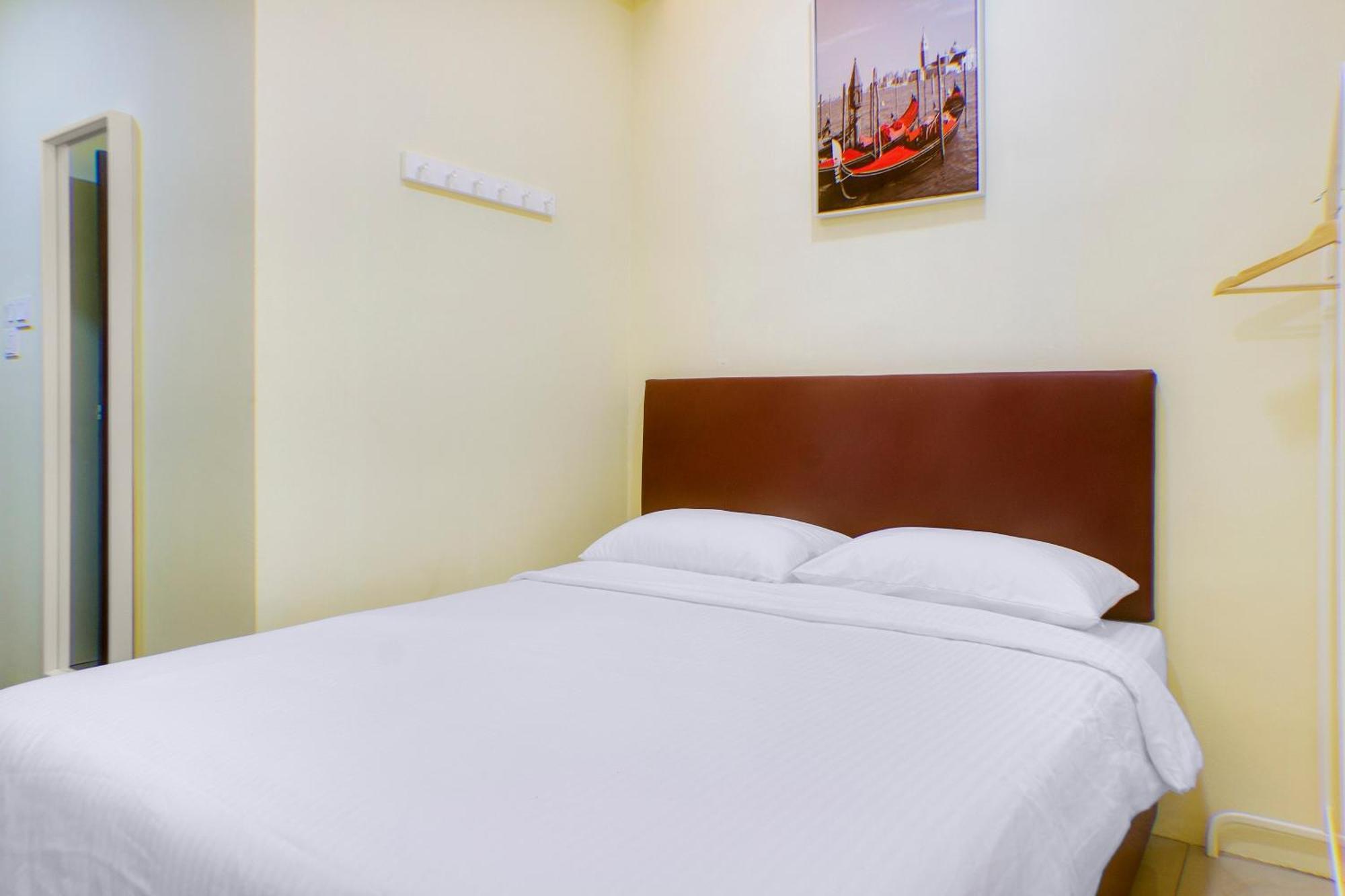 Oyo 90090 Roselyn Inn 2 Pasir Gudang Eksteriør billede