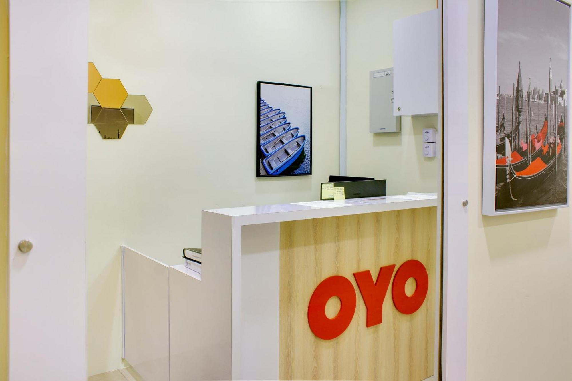 Oyo 90090 Roselyn Inn 2 Pasir Gudang Eksteriør billede